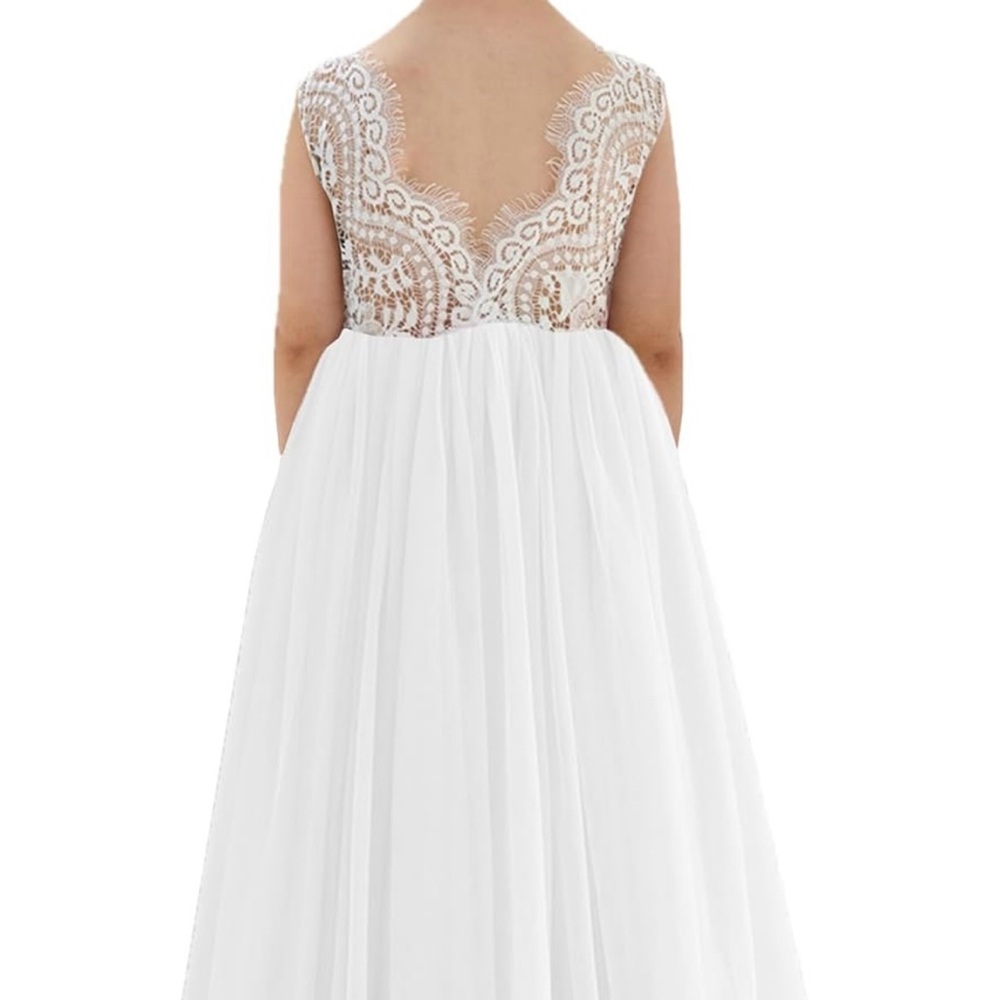 Elegant White Lace and Tulle Kids Dress, size 7/8